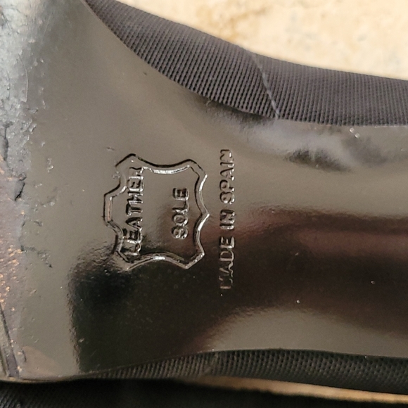 Stuart Weitzman black mesh short heel shoes. Size 8.5 B - Picture 9 of 9